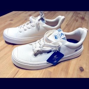 4Ocean Cariuma made to order sneakers Fit like 8 but is 7.5